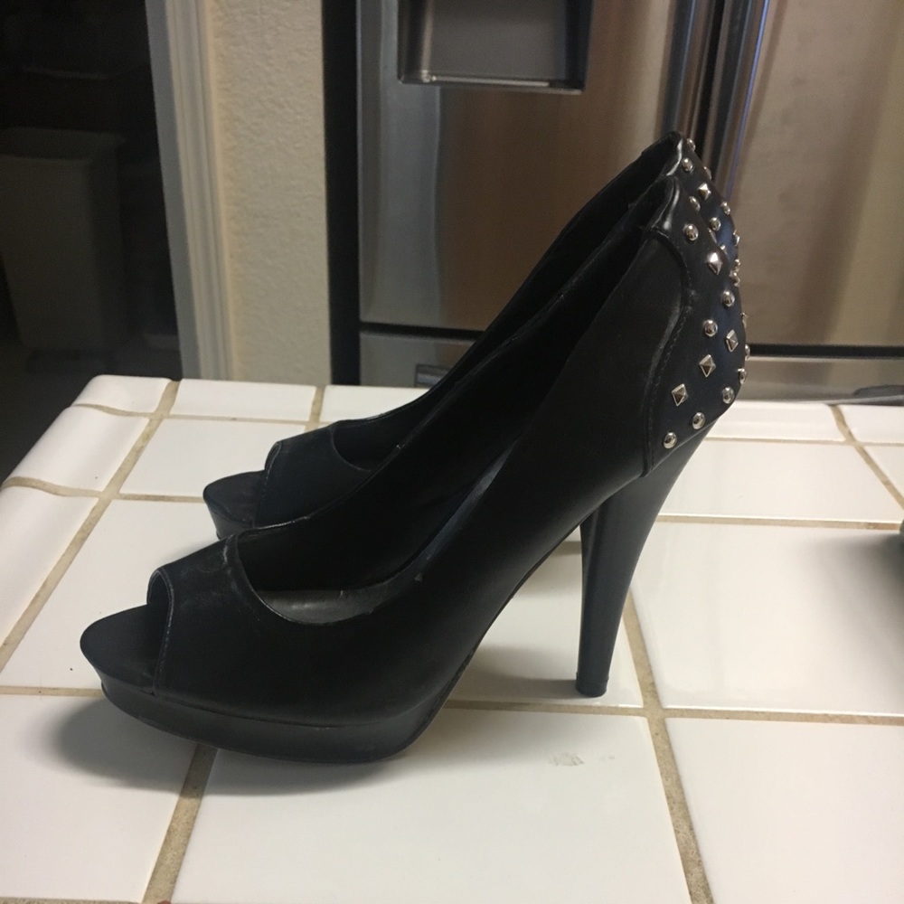 Brand new Steve Madden studded heels